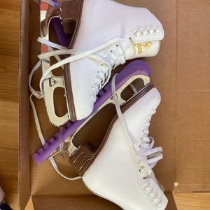 Jackson Mystique Ice Skates